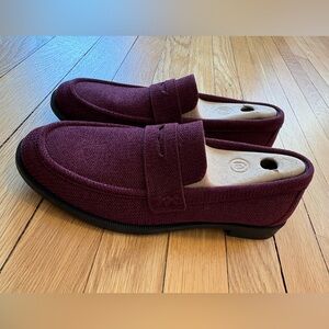 Rothy's Revelvet Penny Loafer in Syrah. NWT